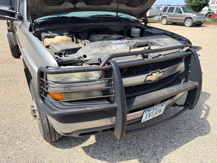 2001-chevrolet-k3500-image-11
