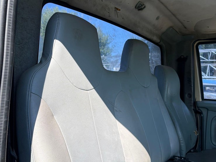 2003-international-durastar-4400-image-31