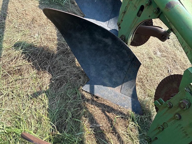 john-deere-4-bottom-plow-image-15