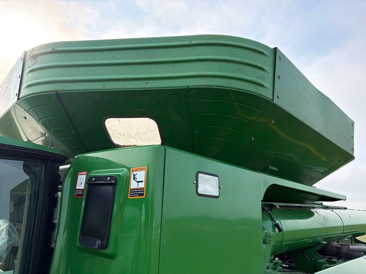 2013-john-deere-s660-image-63