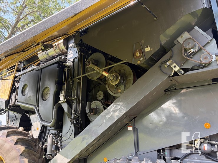 2013-caterpillar-c13-image-26