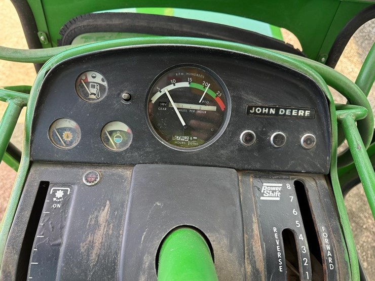 john-deere-3020-image-24
