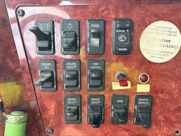 #61388-•-2004-international-5600i-quad-axle-dump-truck-image-43