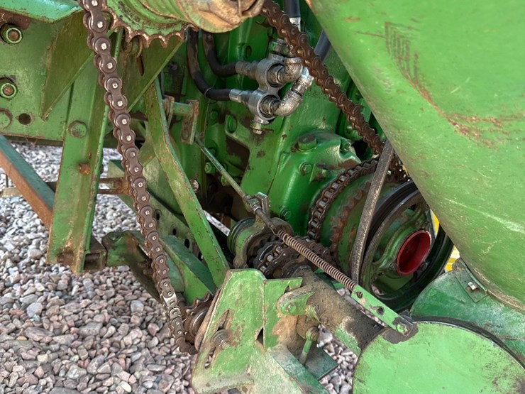 john-deere-630-image-34