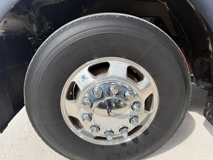 2016-kenworth-w900l-image-64
