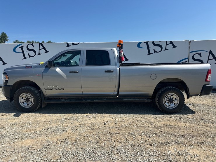 2021-dodge-2500-image-2