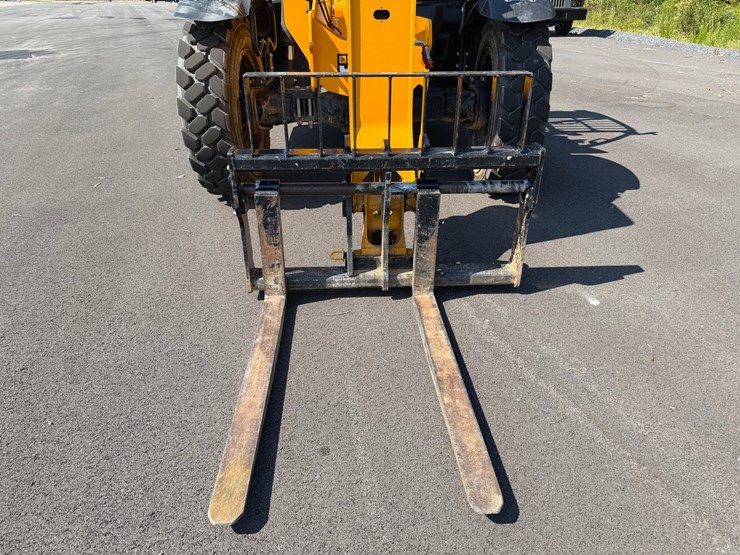 2024-jcb-509-42-image-9