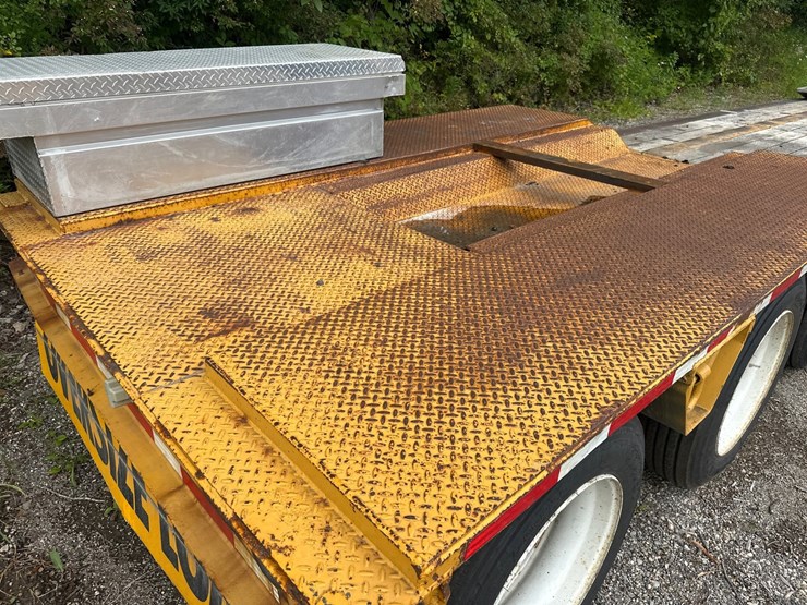 #2676-•-eager-beaver-tri-axle-lowboy-trailer-image-22