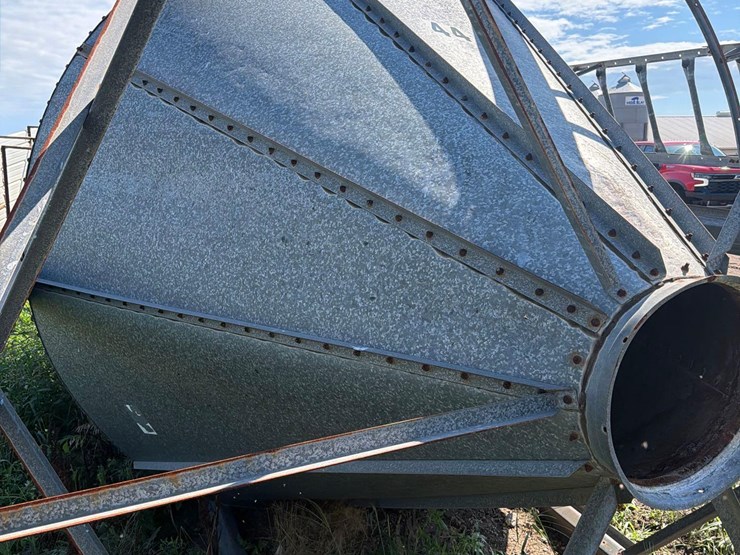 hog-slat-15-ton-bulk-bin-image-13