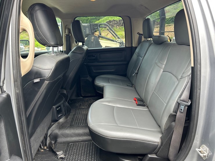 2021-dodge-2500-image-33