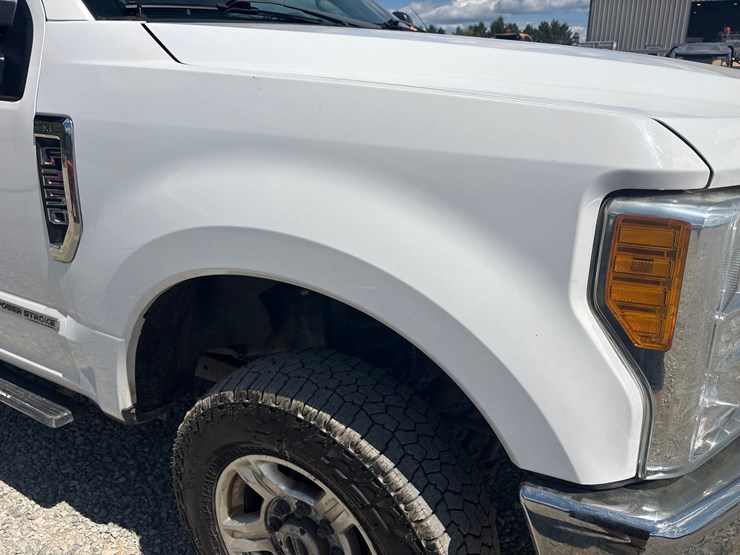 2017-ford-f350-image-10