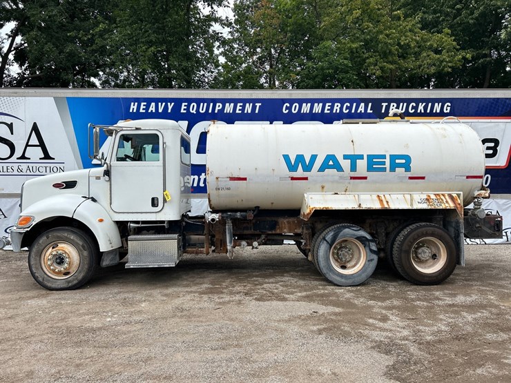 2006-peterbilt-335-image-2
