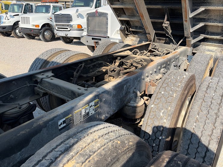 2019-kenworth-t800-image-24