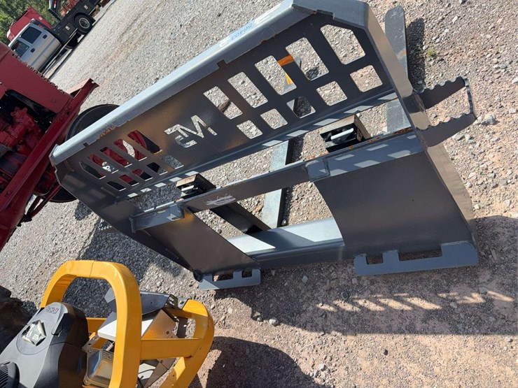 unused-m5-skid-steer-quick-attach-forks-image-4