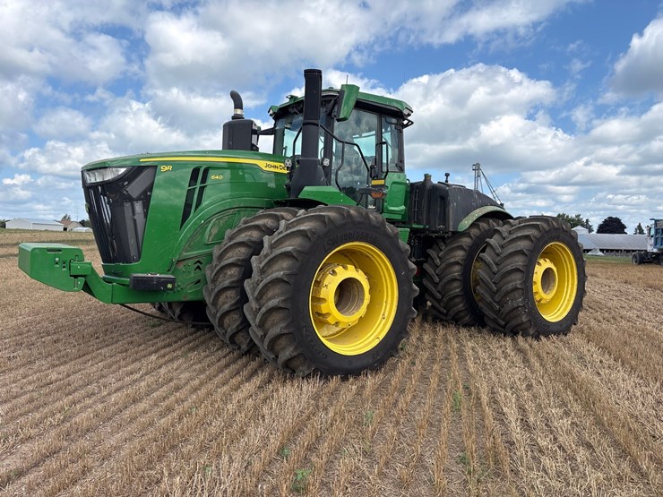 2022-john-deere-640-image-1