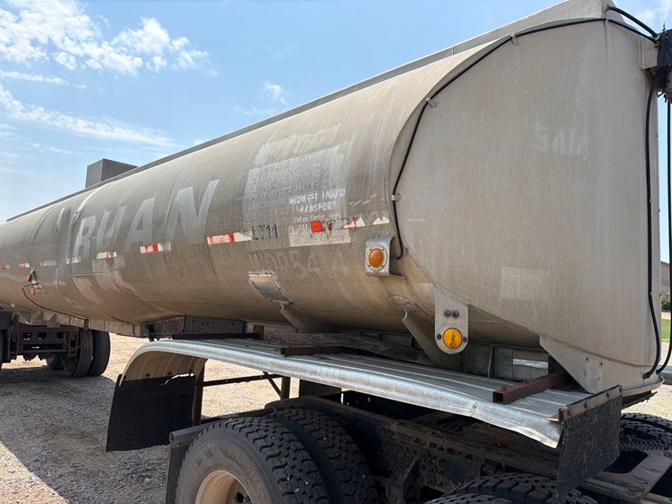 1959-fruehauf-tanker-image-6