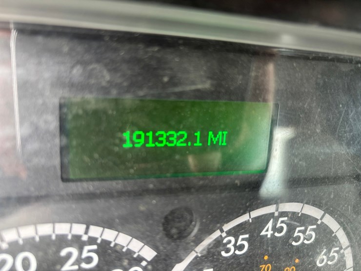 #2297-•-2017-freightliner-m2-single-axle-day-cab-truck-tractor-image-56