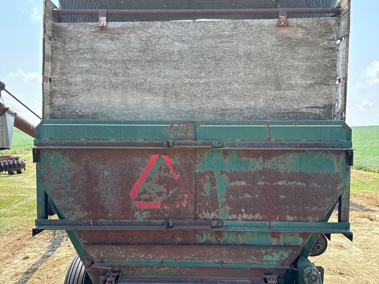 s&w-200-power-wagon-rear-unload-silage-wagon-image-5