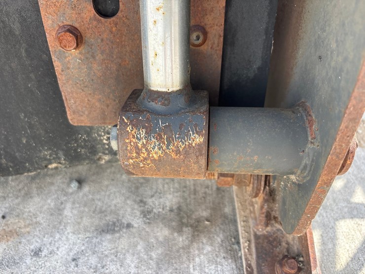 #5461-•-bobcat-24"-fastcut-skid-steer-planer-attachment-image-13