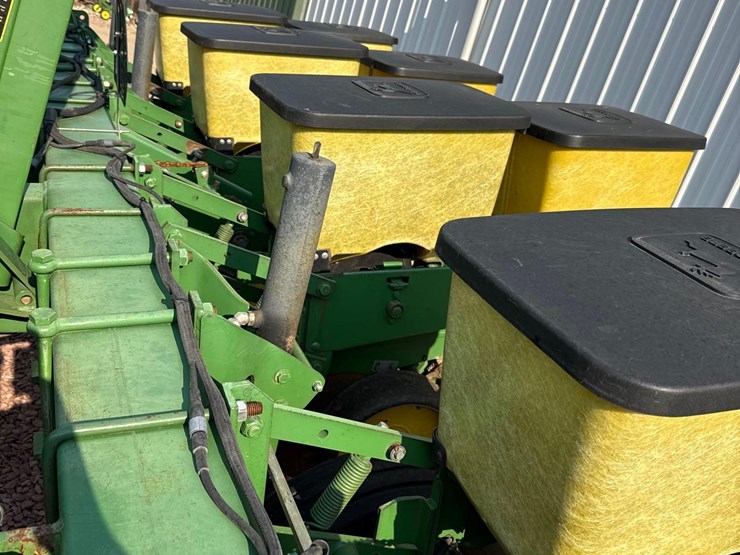 john-deere-7000-image-25