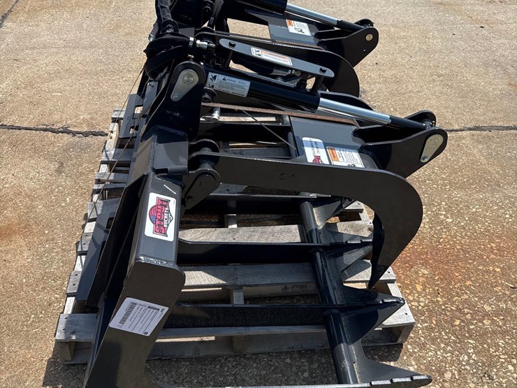 new-stout-66-inch-skidloader-grapple-bucket-image-3