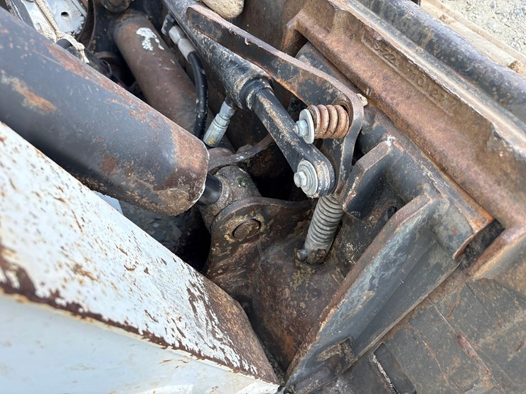 2016-bobcat-t630-image-19