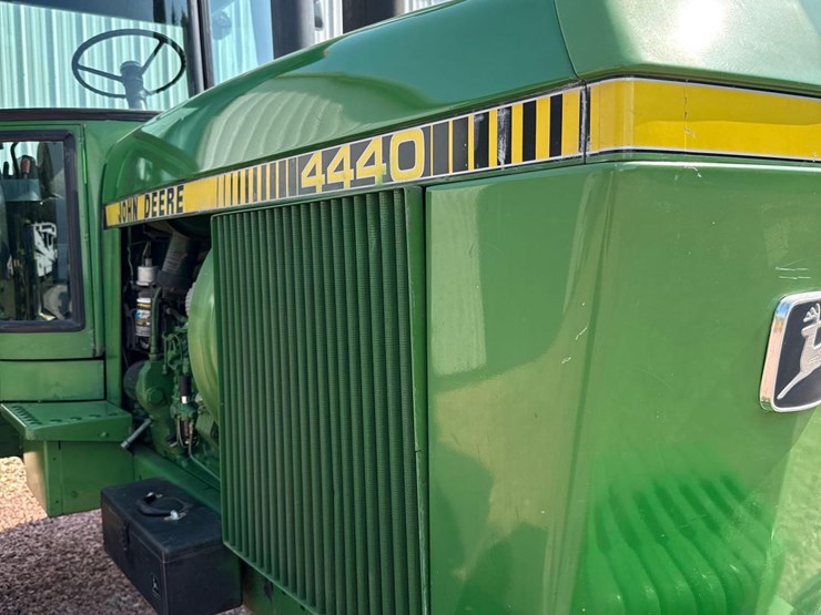 1979-john-deere-4440-image-18