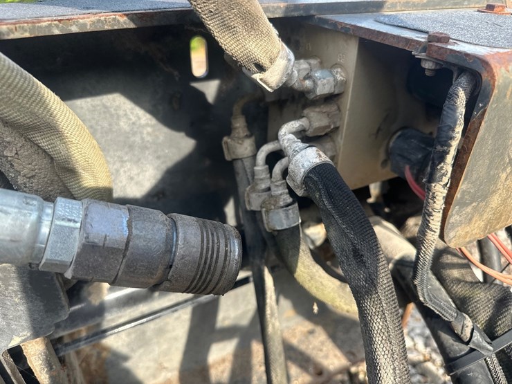 #2706-•-approx-26"-milwaukee-skid-steer-grinder-attachment-image-4