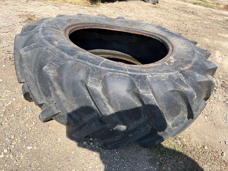 bfg-18.4-30-tractor-tire-image-5