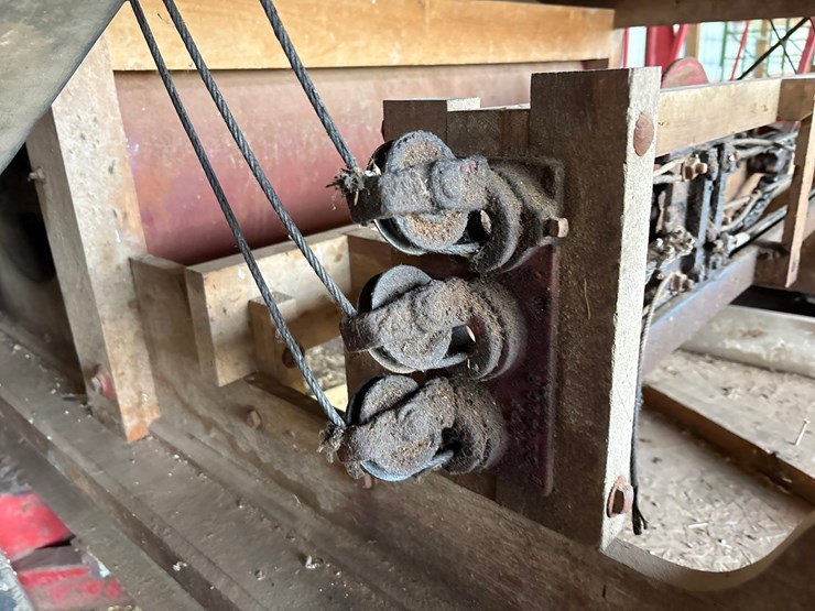 #2915-•-electric-wheat/grain-fanning-mill-trailer-image-16