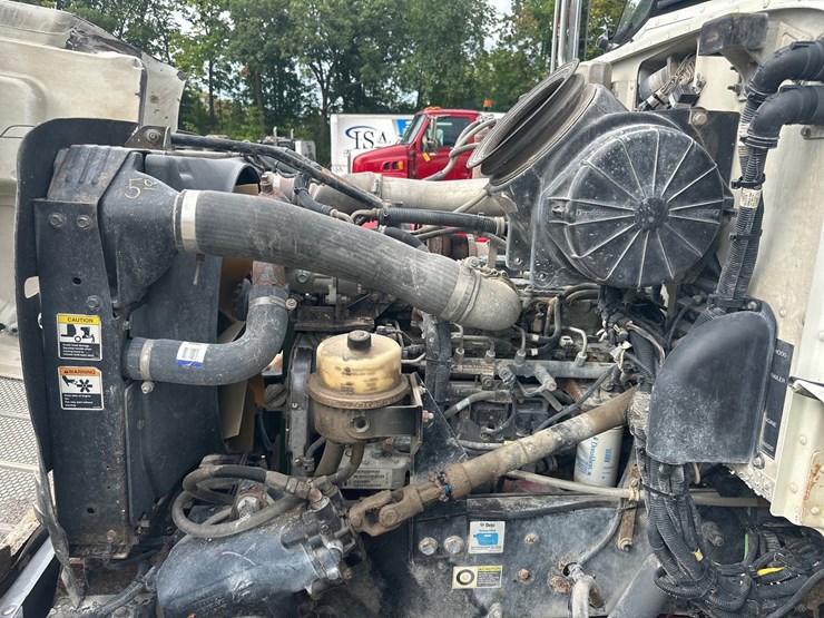 2006-peterbilt-335-image-52