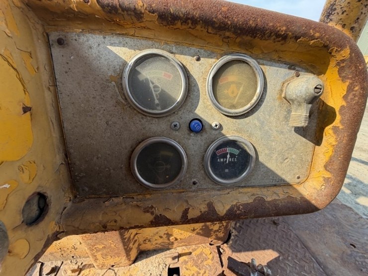 1968-caterpillar-d6c-image-35
