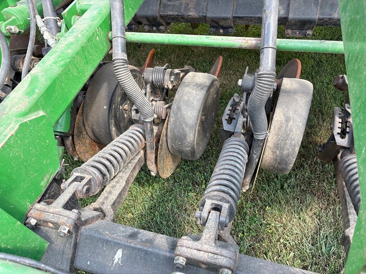 john-deere-1590-image-21
