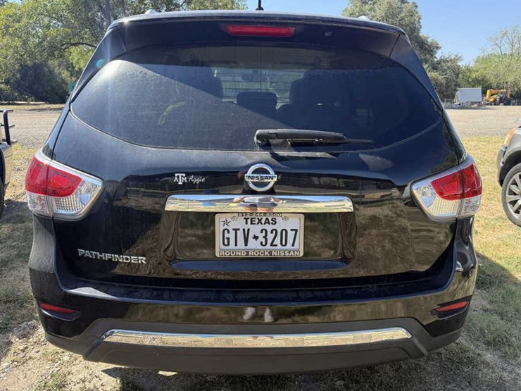 2015-nissan-pathfinder-image-5