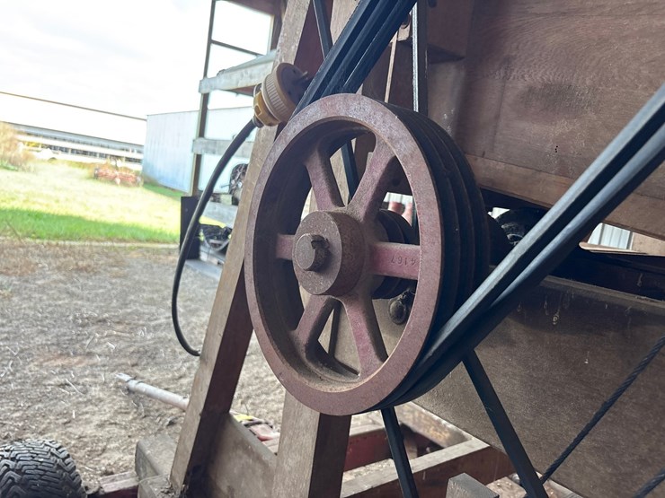 #2915-•-electric-wheat/grain-fanning-mill-trailer-image-13
