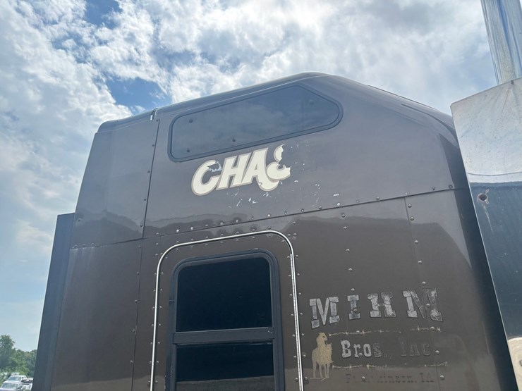 2012-kenworth-w900-image-33