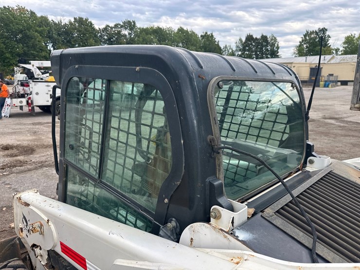 2012-bobcat-s850-image-10