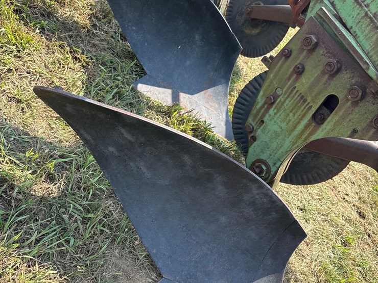 john-deere-4-bottom-plow-image-10
