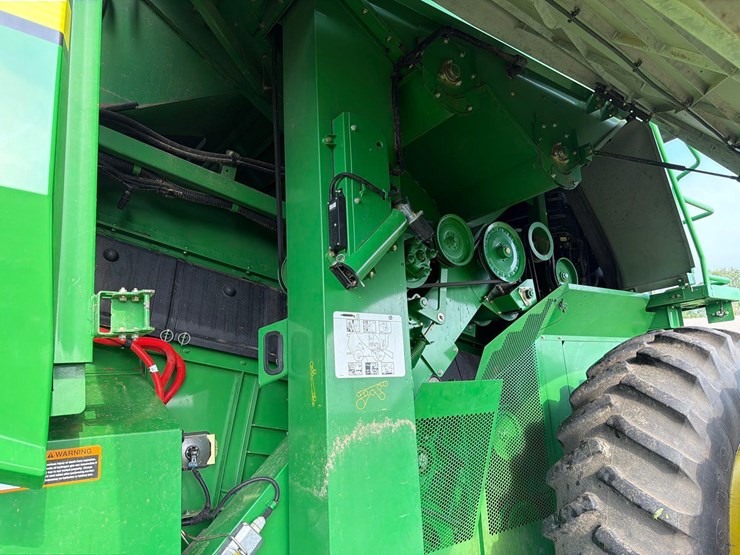 2013-john-deere-s660-image-53