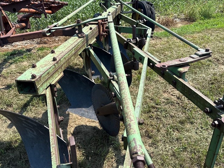 john-deere-4-bottom-plow-image-7