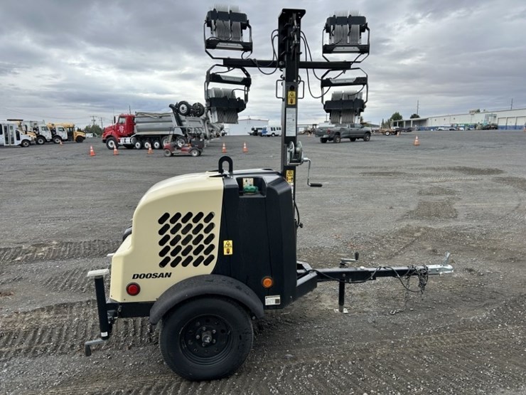 2021-doosan-6kw-towable-light-tower-image-6