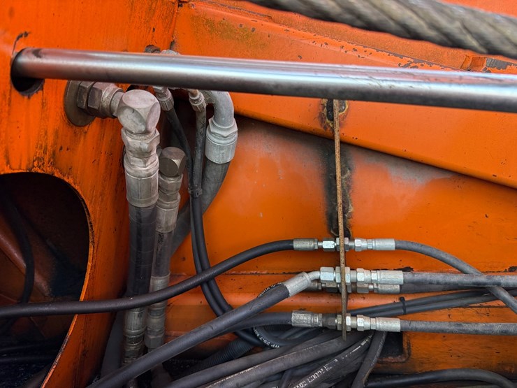 #2470-•-2002-tor-truck-dr-4280-crane-truck-image-104