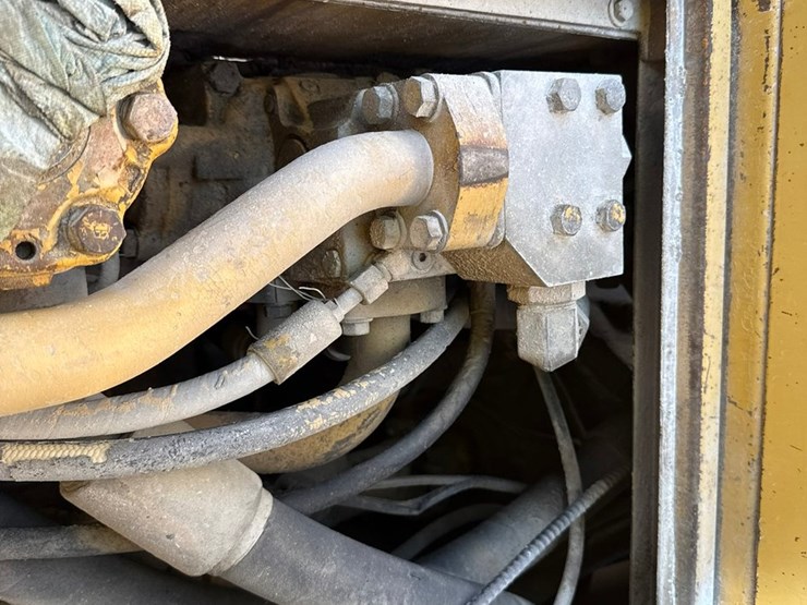 caterpillar-988-image-115