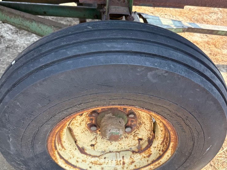 s&w-200-power-wagon-rear-unload-silage-wagon-image-12