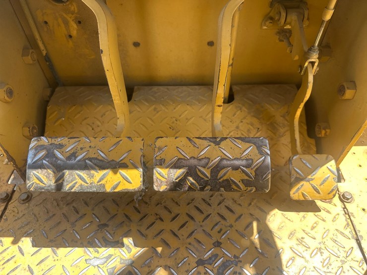 caterpillar-d5c-xl-image-39