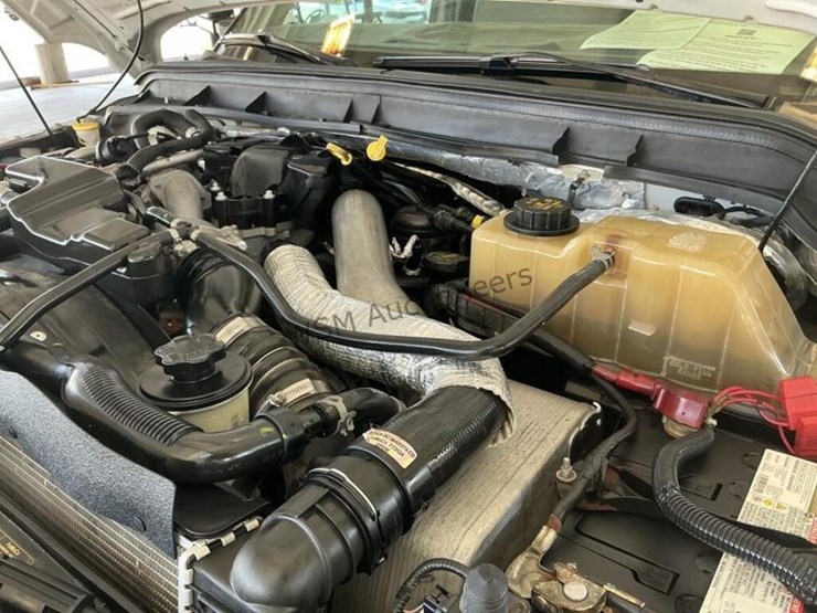 2014-ford-f550-image-15