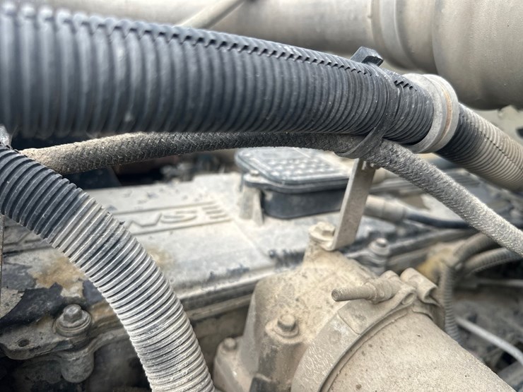 2006-peterbilt-335-image-55