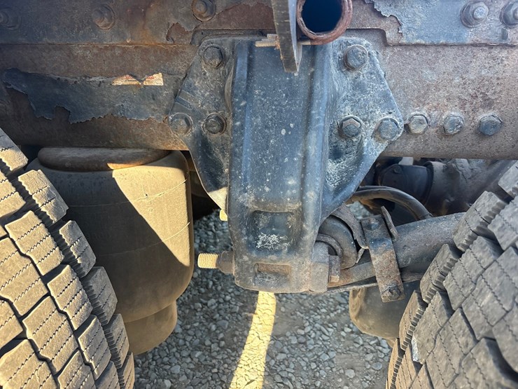 2014-kenworth-t680-image-97