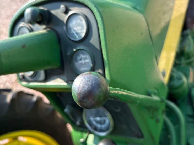 john-deere-530-image-44