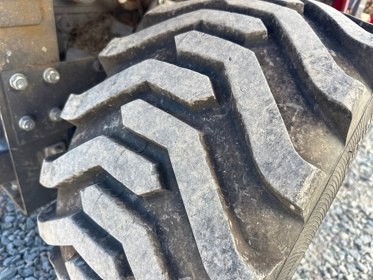 2021-massey-ferguson-1805-image-76